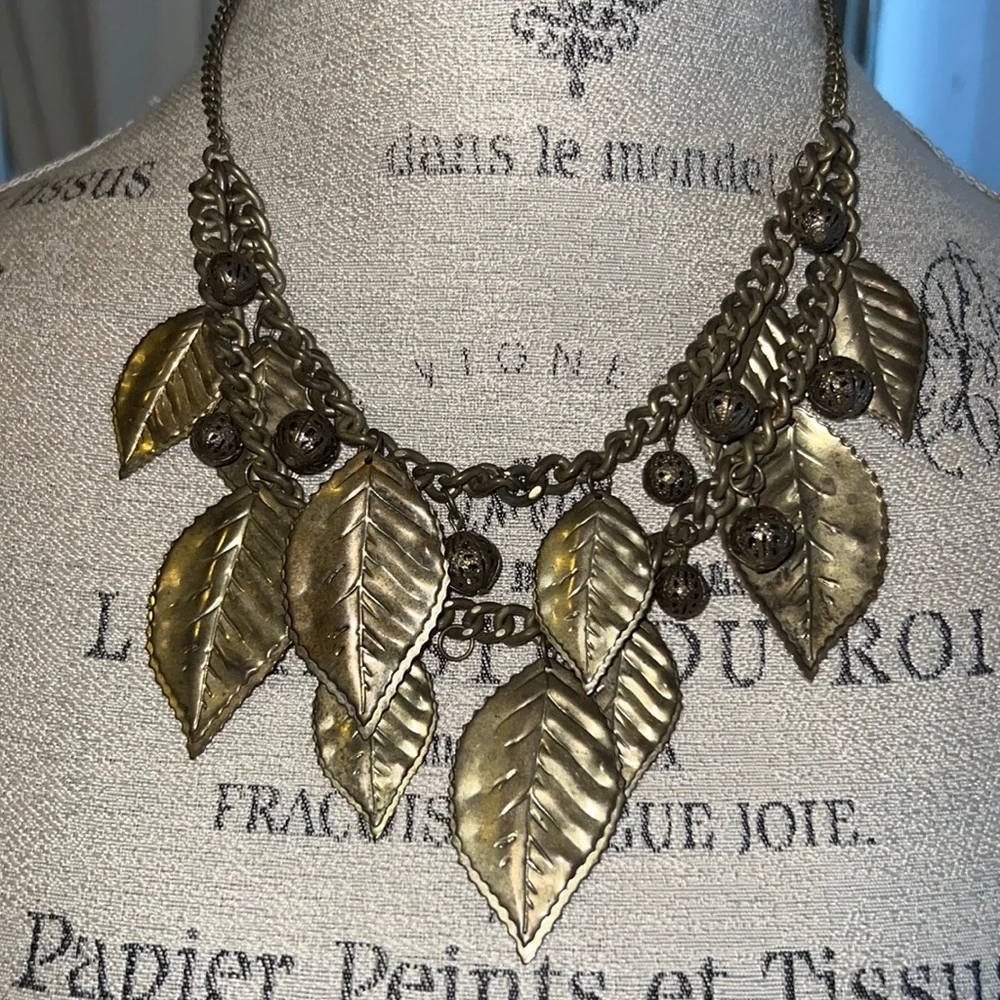 Gold metal dangle leaf necklace jewelry womens fashion necklace costume jewelry - Picture 1 of 5